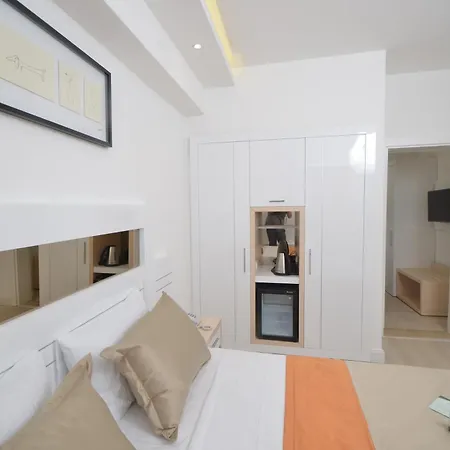 Doc's Hotel 3*